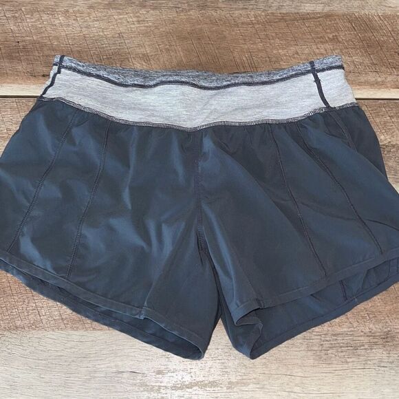Lululemon Womens Lined Pull On Moisture Wicking Groovy Run Shorts Gray‎ Size 8 - Picture 2 of 8